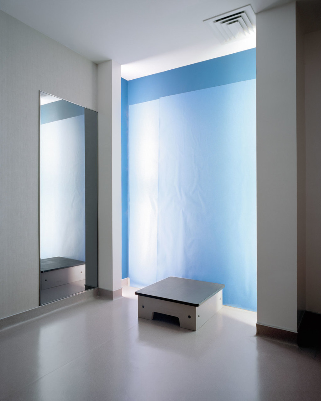 Blue Before & After Room © Cara Phillips