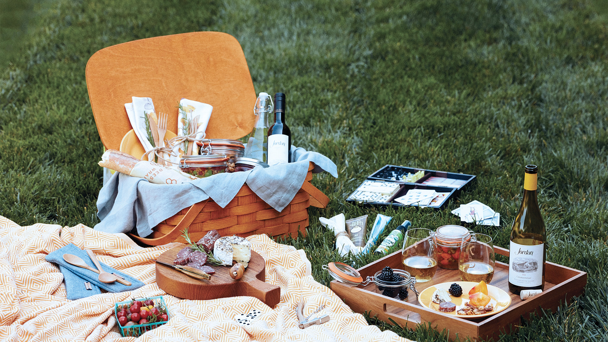 The Ultimate Picnic Basket | Wine Country Table