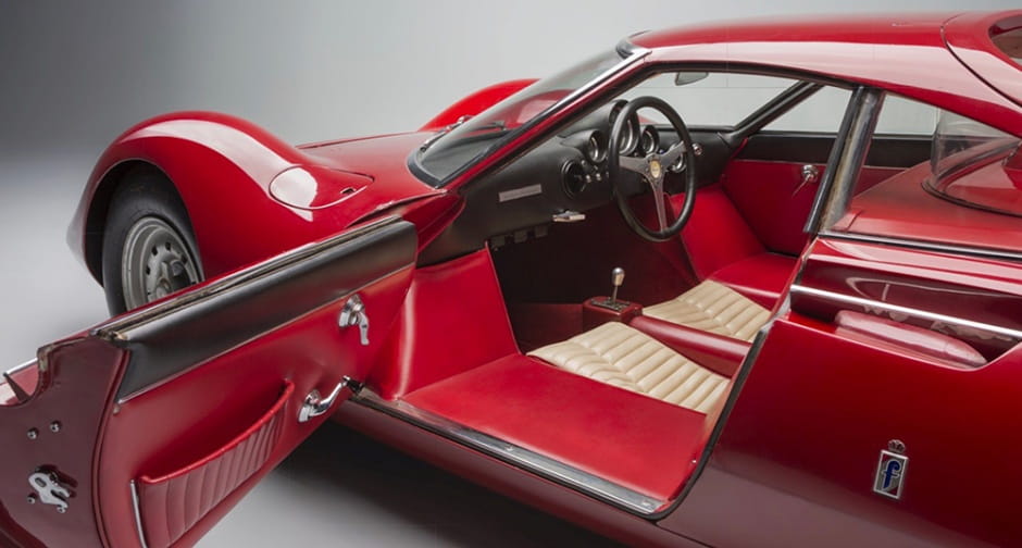 Side-mounted fuel tanks made for a snug cockpit